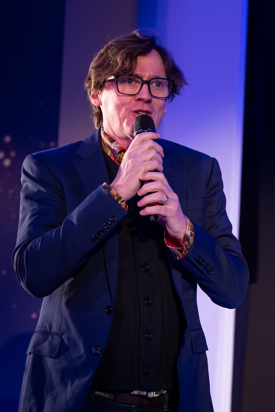 Ed Byrne entertained the audience and led the prize giving. Image: © 2026 - ASV Photography Ltd.
www.ASVphotos.com
