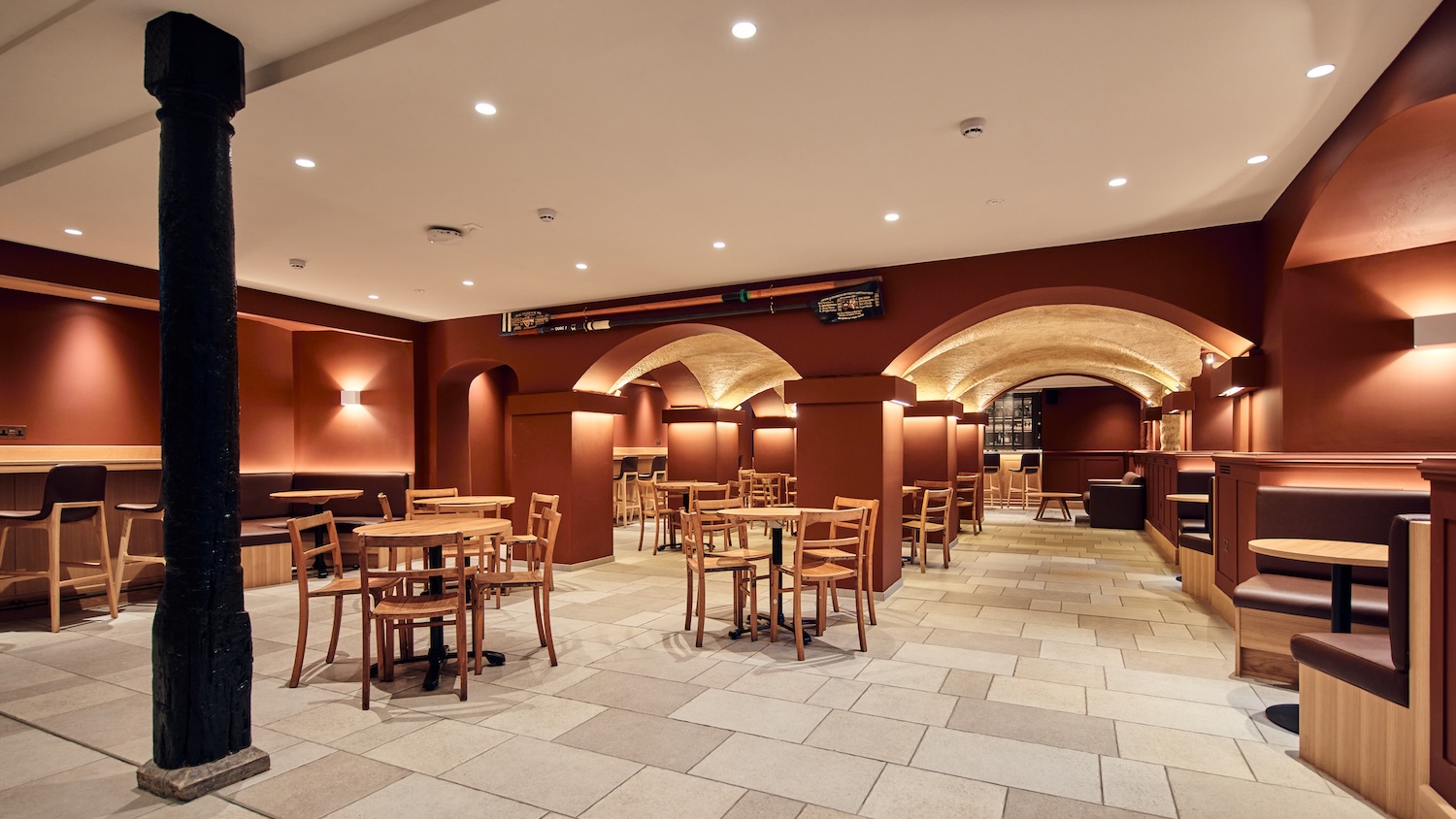 The restored dining hall at Oriel College Oxford. Image: Penwarden Hale Architects