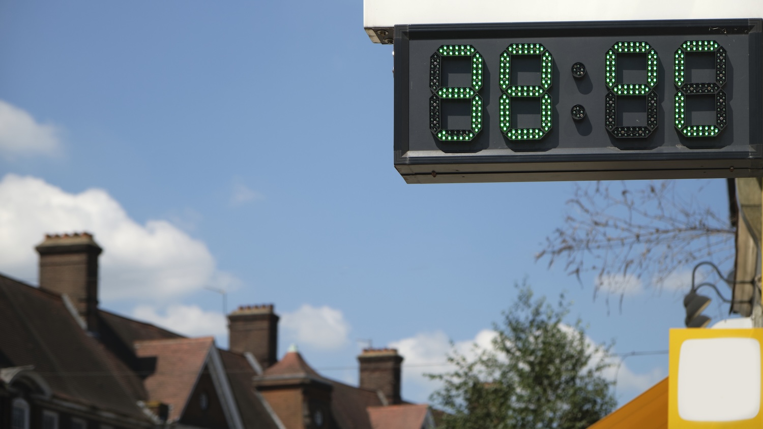 Shop facade thermometer reaches 38 degress C. Image: 224757869 © Spolcycstudio | Dreamstime.com